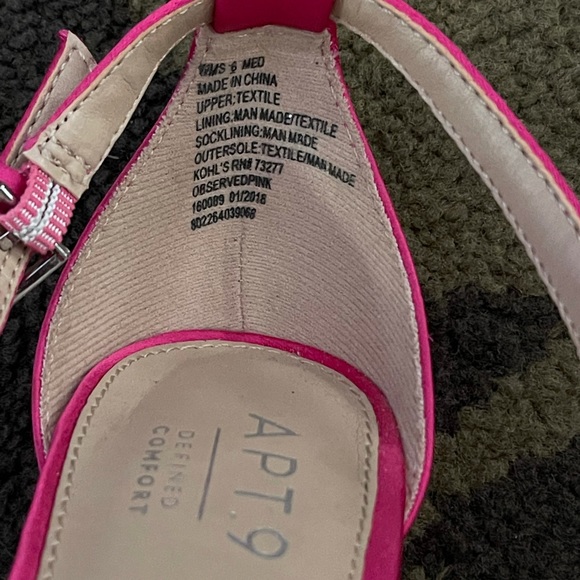 Pink high heels - Picture 6 of 10